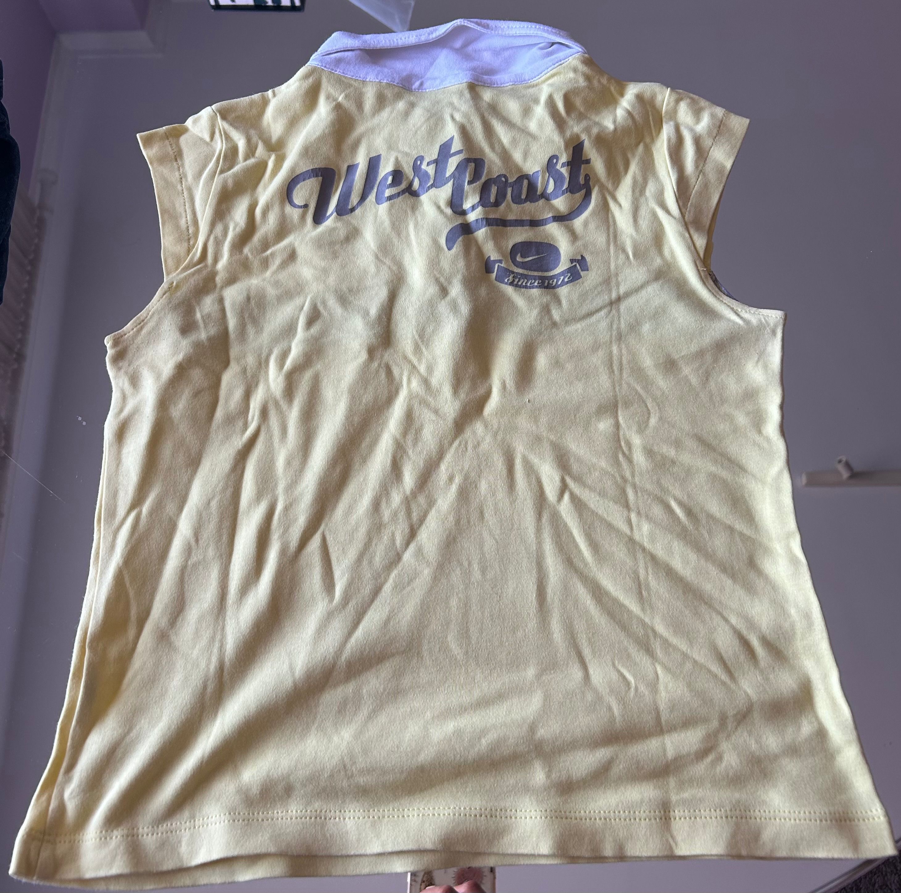 Top lindo Nike em ótimo estado