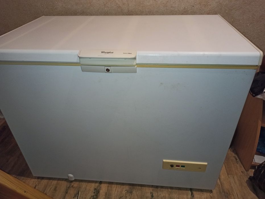 Морозильна камера Whirlpool WHM 3111