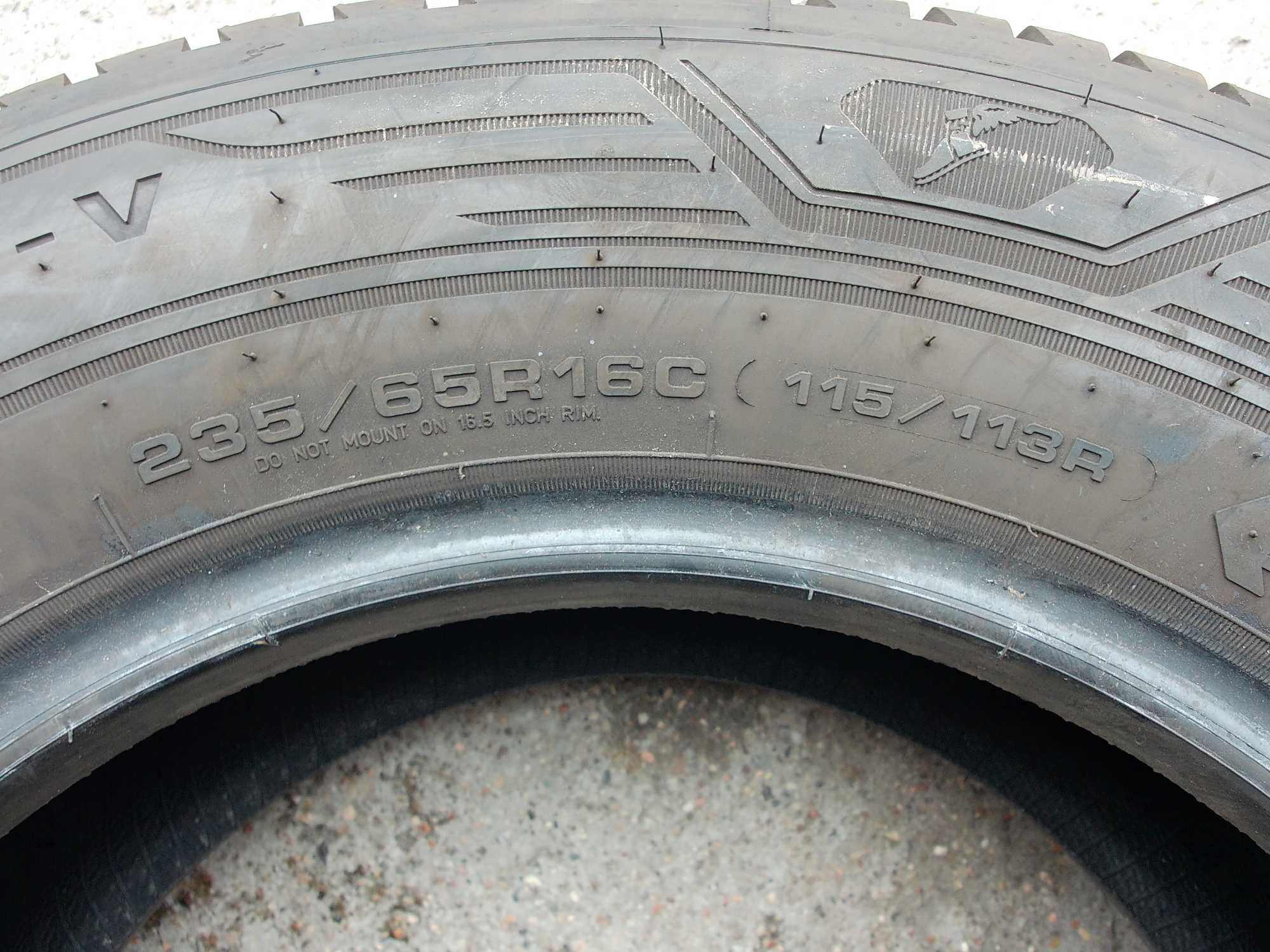 Goodyear Vector 4Seanson Cargo 235/65/16C 115/113R z 2024r jak nowa