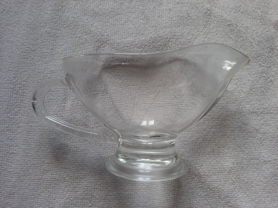 Duża szklana sosjerka