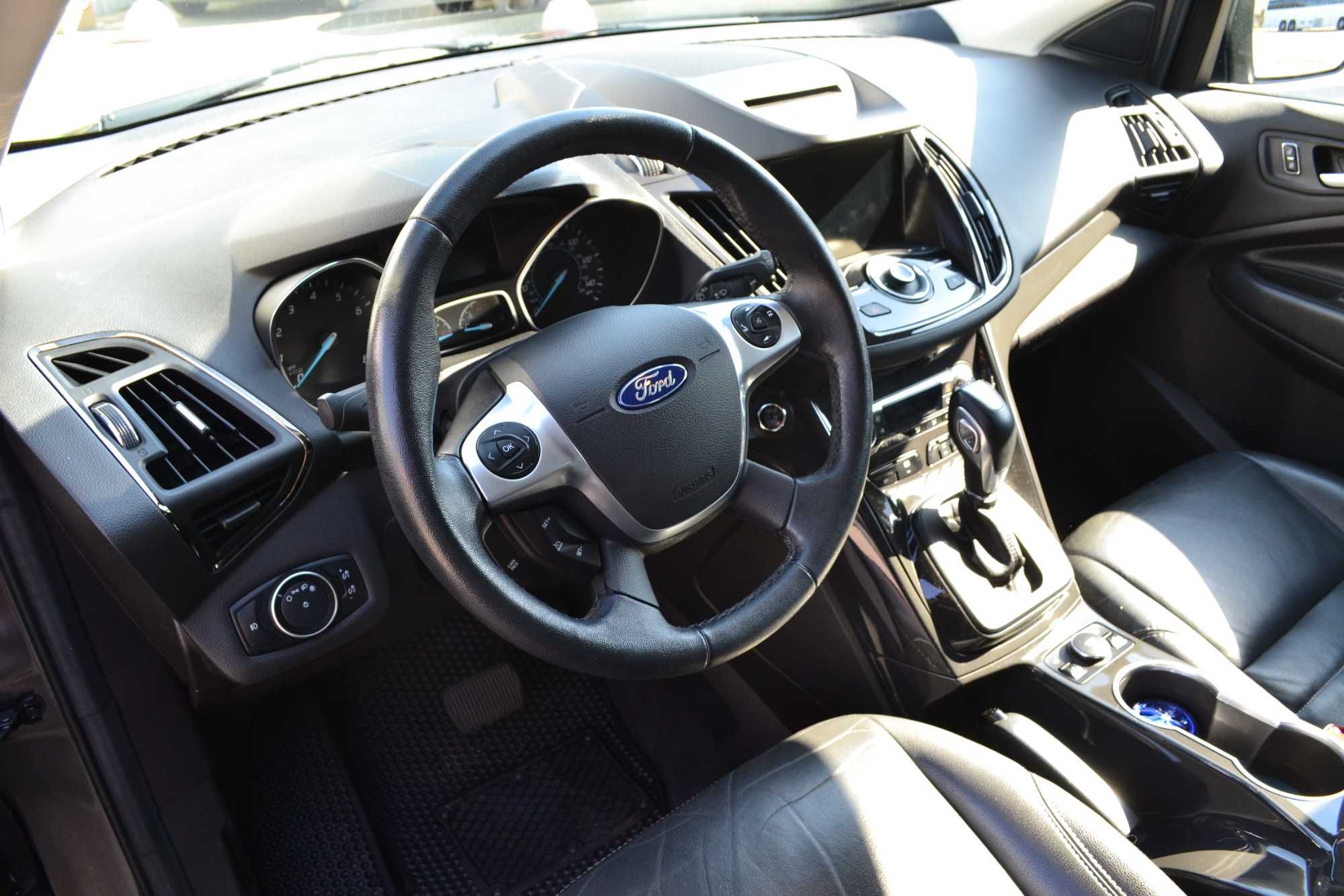 Ford Escape Titanium, 2015, в ідеальному стані від першого власника.