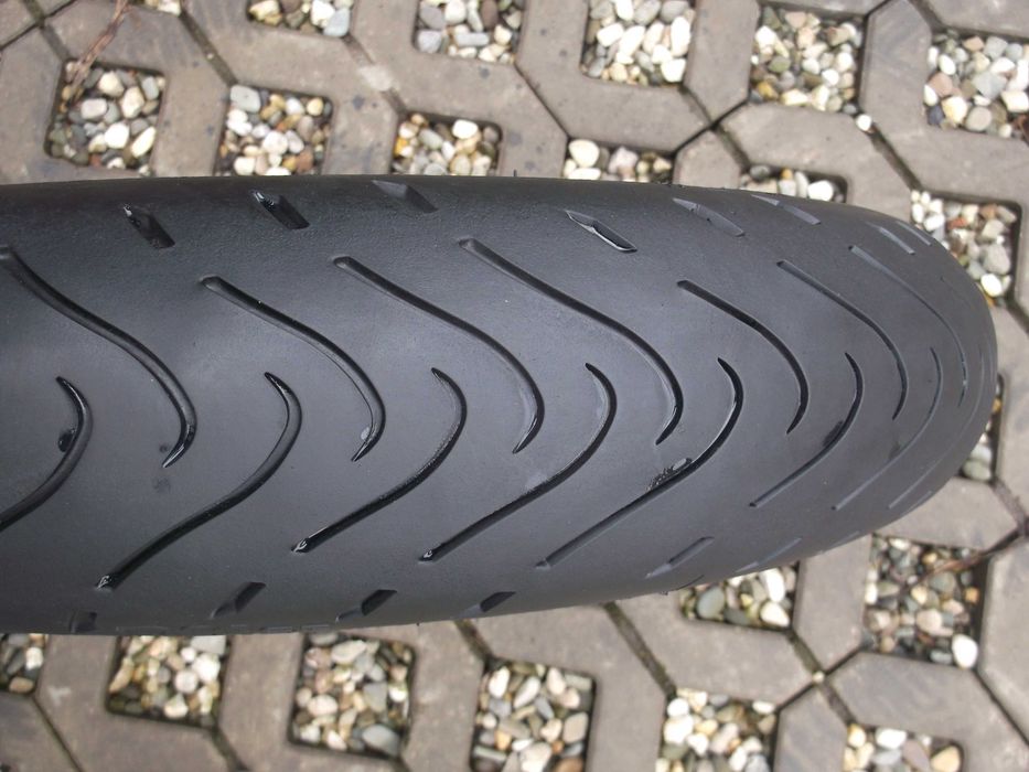 opona 120/70ZR17 Metzeler Roadtec 01Se dot0522 2,7mm przednia