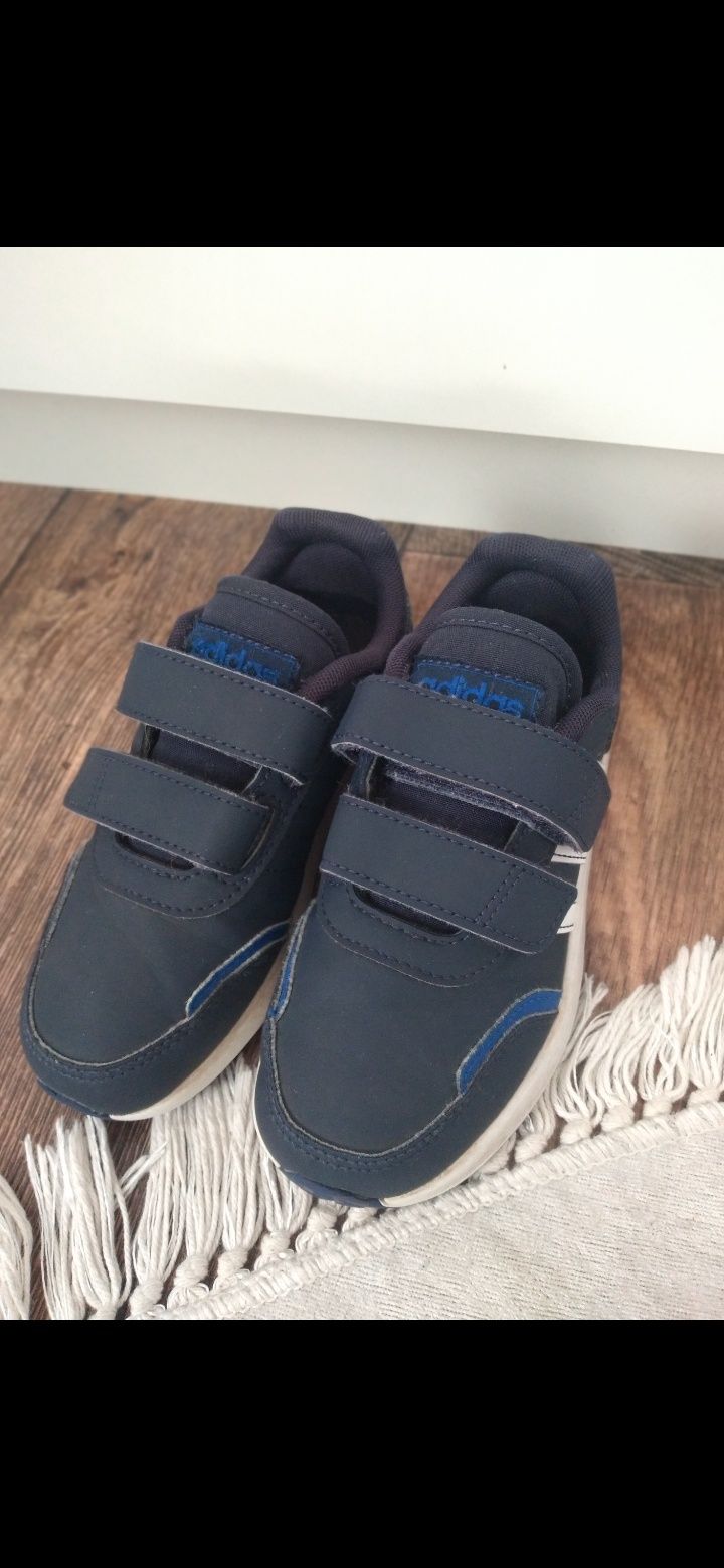 Chłopięce buty adidas na rzepy rozmiar 33