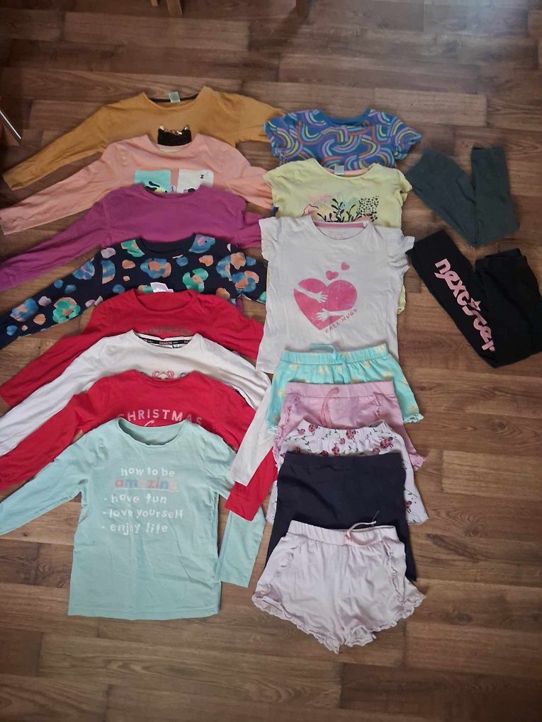 Набір одягу на дівчинку,6-7 років