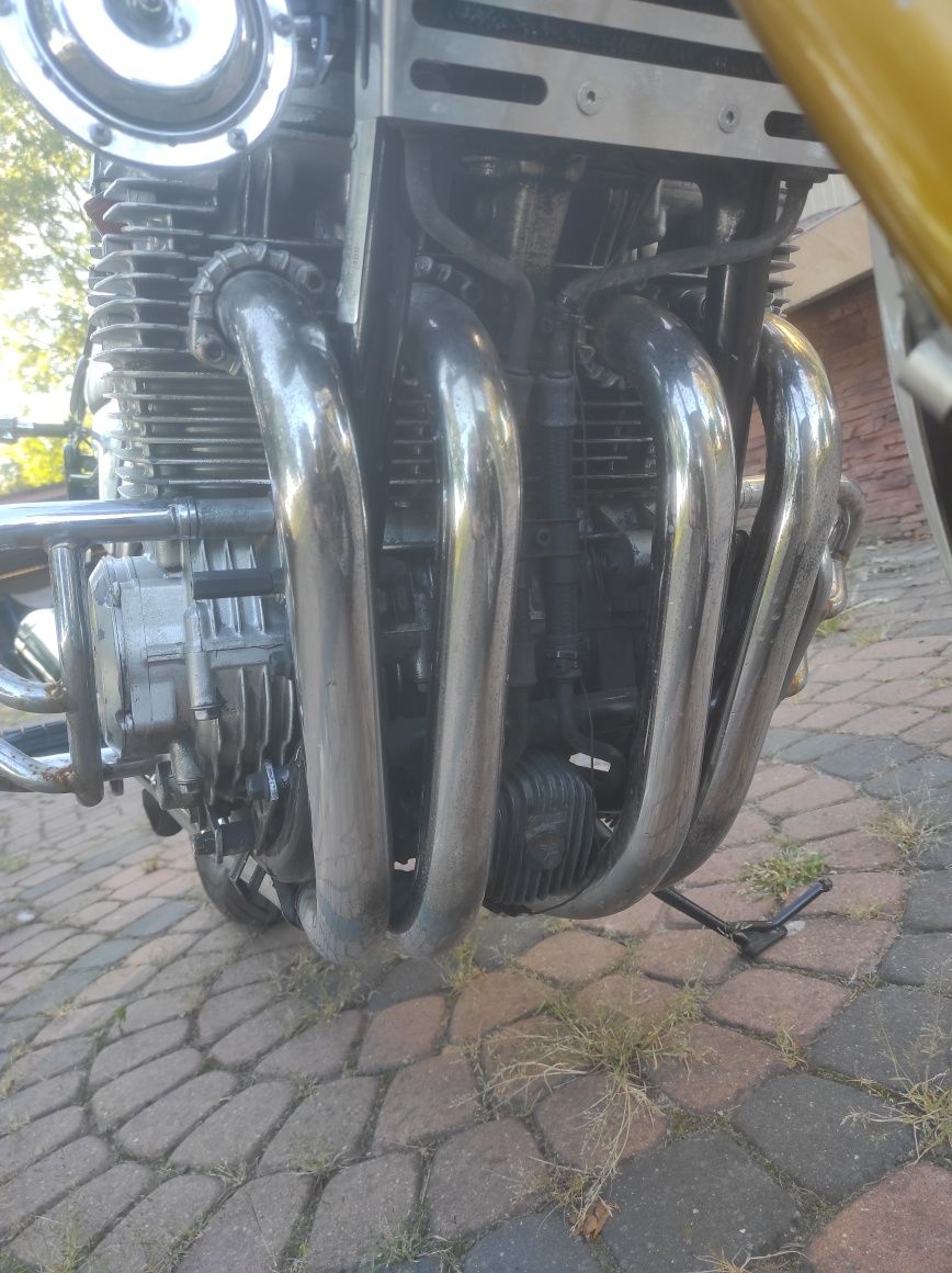 Yamaha XJ900 w bardzo ładnym stanie.