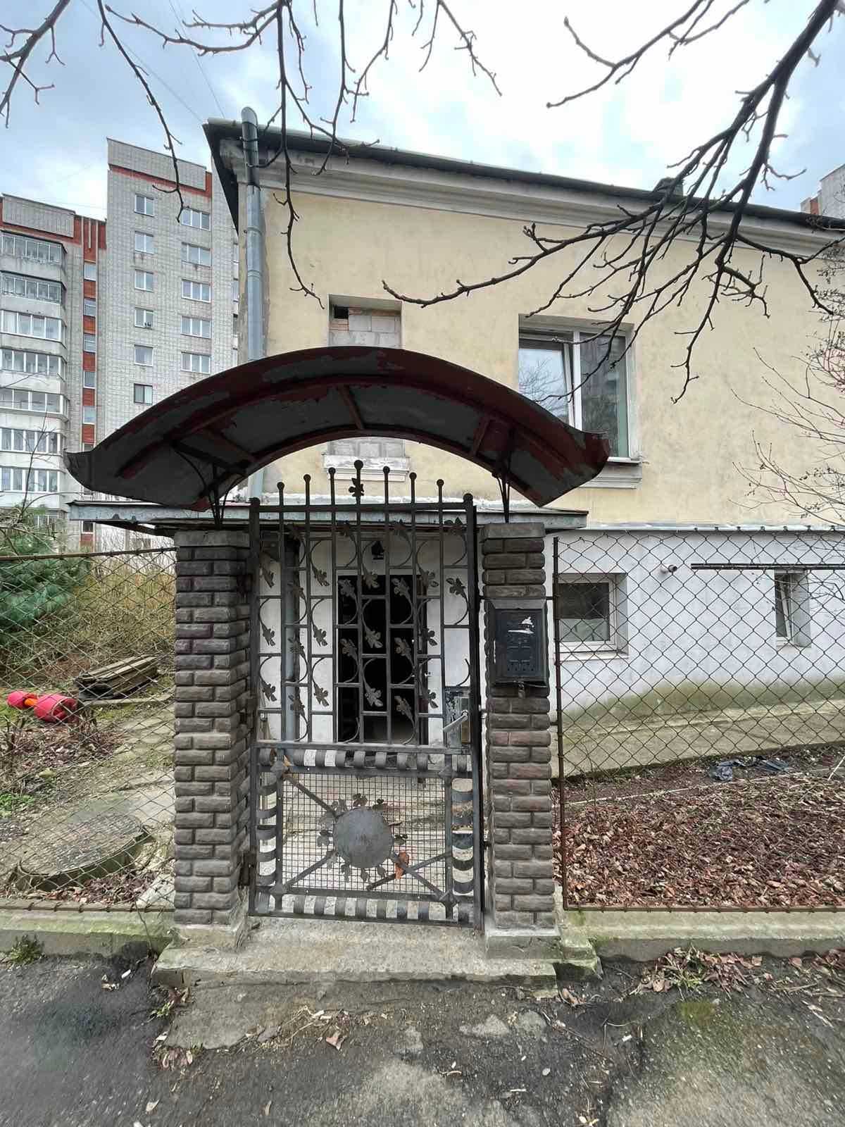 Продаж окремої будівлі в ТОП локації міста під клініку, ТЦ, комерцію