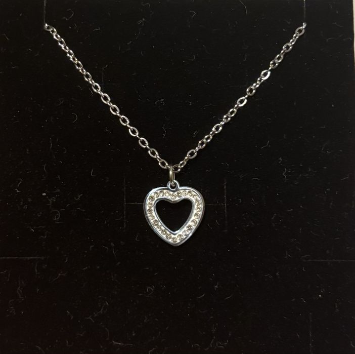 Colar feminino brilhante