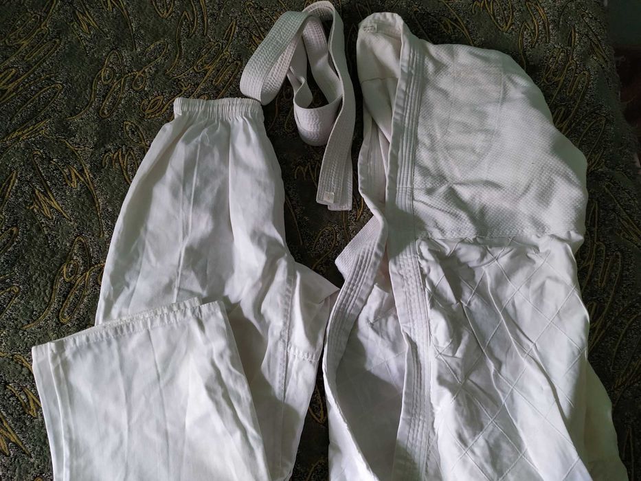 кімоно . спортивний одяг.