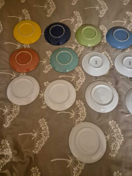 Zestaw 16 talerzyków pod kubek różne firmy