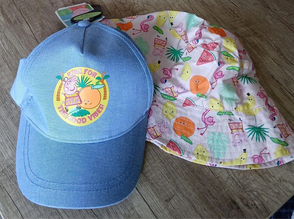 Czapka z daszkiem plus kapelusz Świnka Peppa