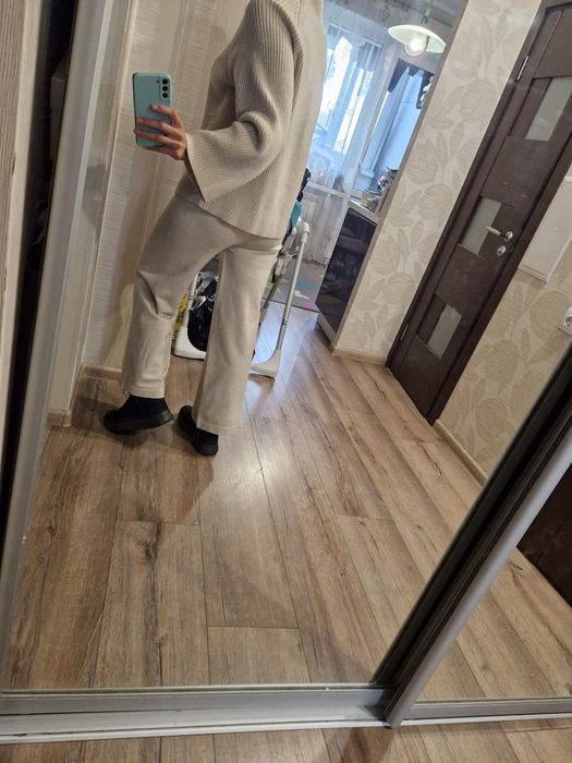 Трикотажний брючний костюм