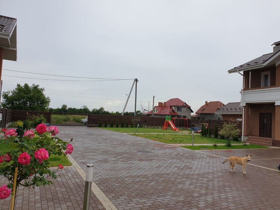 Продам гарний новий котедж в м.Мукачево