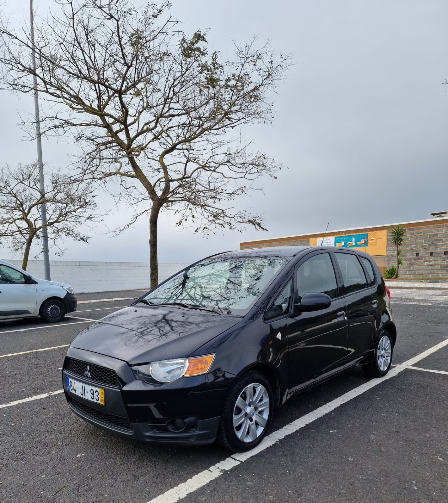 Mitsubishi Colt VI, 1.3 Galosina Ano  2010 de  95cv.