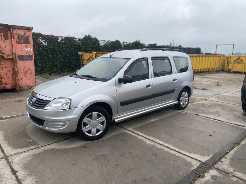 Пропоную легендарну Dacia Logan  1.6 бенз 7 місць