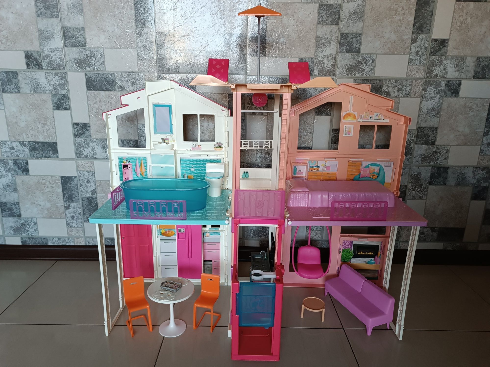 Barbie miejski domek zestaw Dly32