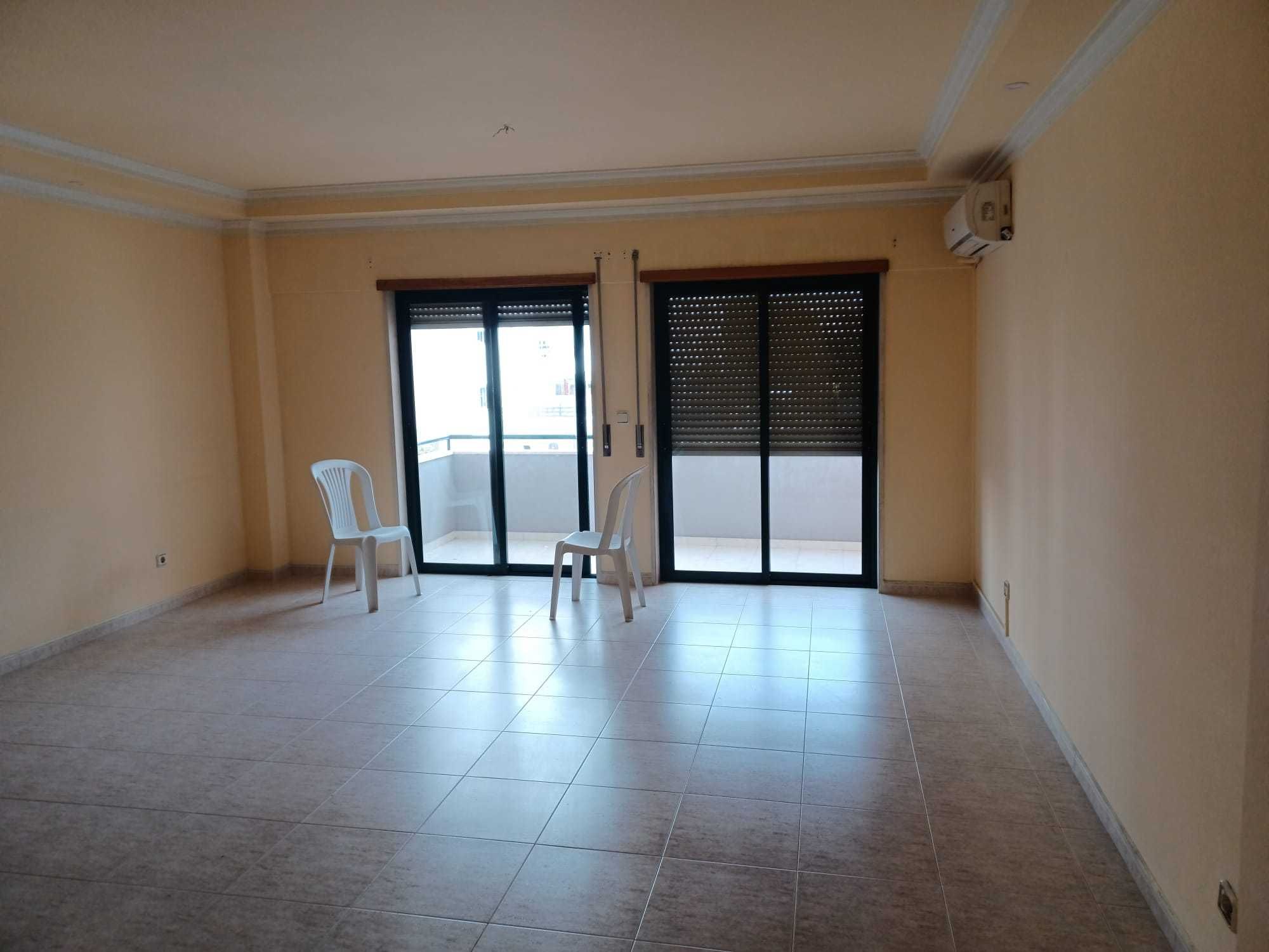 Vende-se T3 nos Fidalguinhos Barreiro