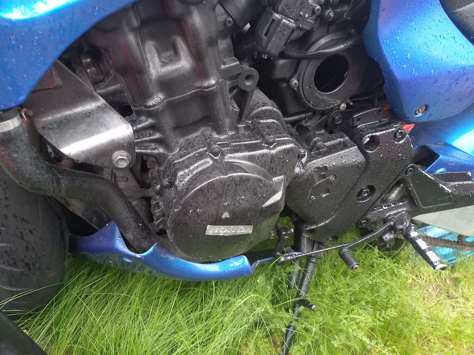 Honda hornet 600 pc34 silnik rama z dokumentami zbiornik pompa osłona