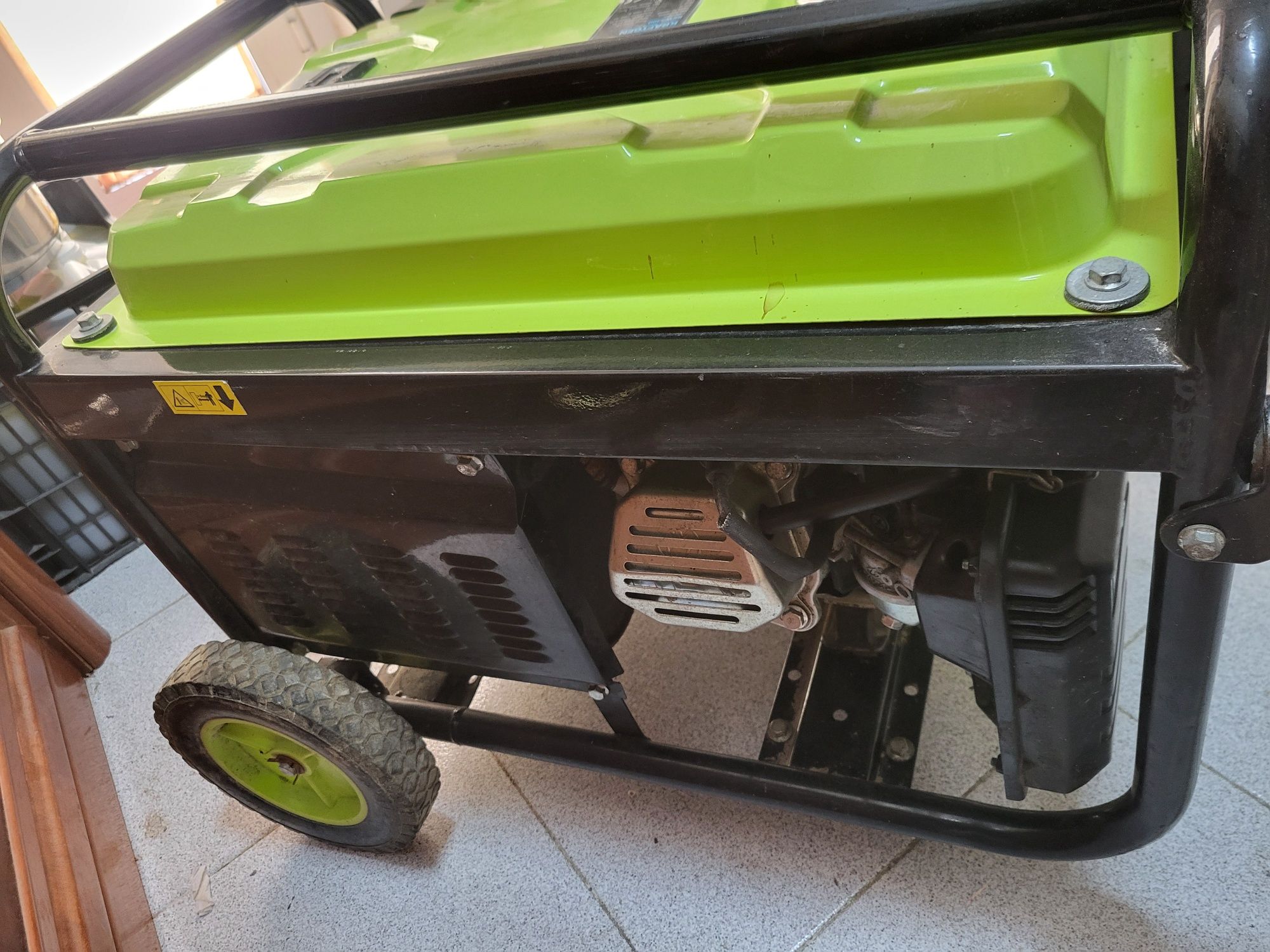 Gerador semi novo