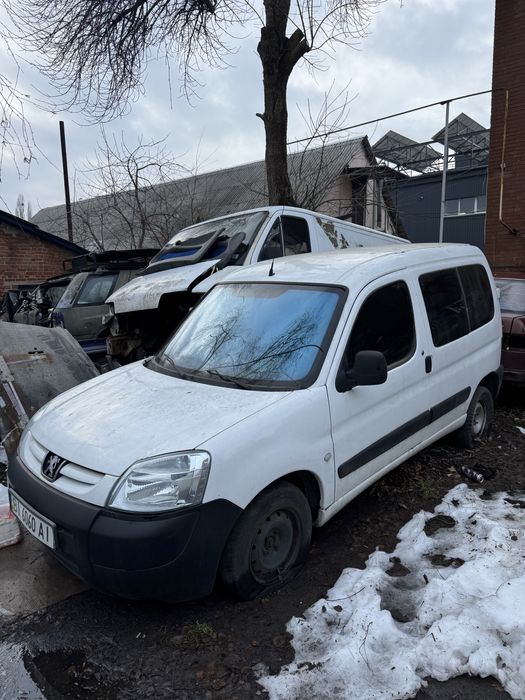 Розбираємо на запчастини Peugeot Partner 1.4