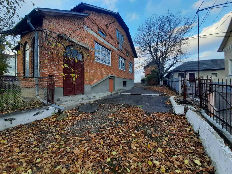 Великий цегляний будинок з гаражем та хлівом для хорошого Господаря!!!