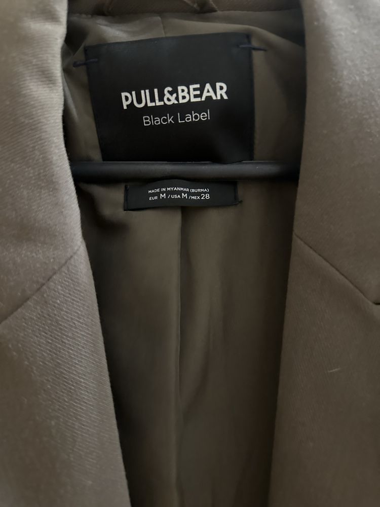 Жакет від бренду Pull&Bear