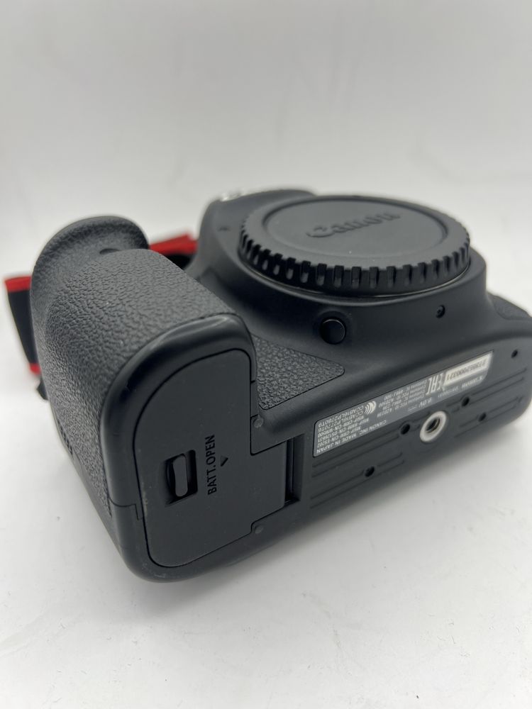 Фотоапарат Canon 6D Mark ll body стан нового