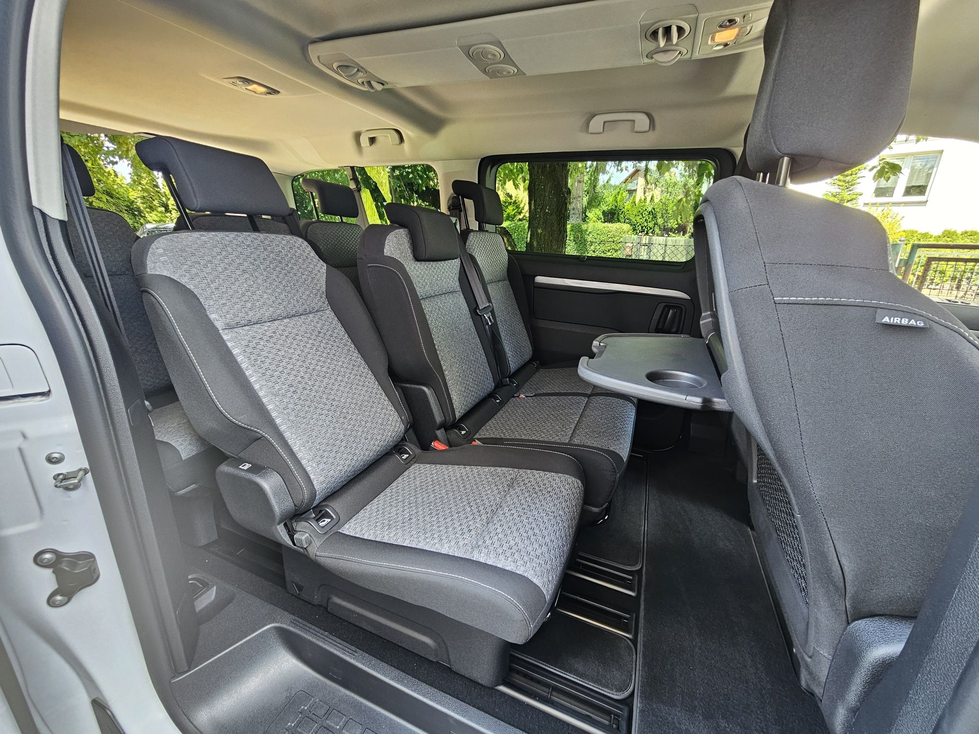 Bus na wynajem Citroen Spacetourer 2025