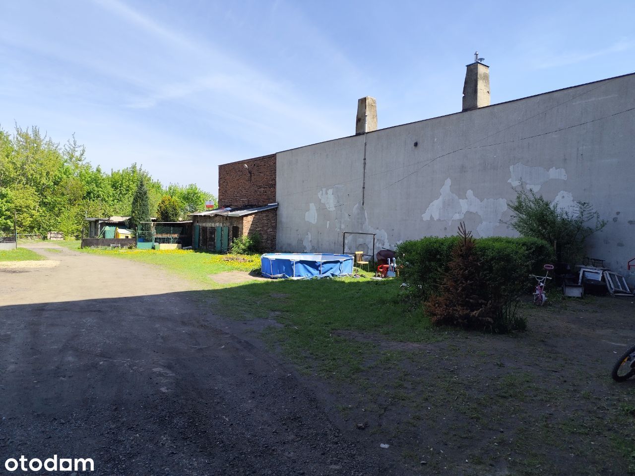 Budynek 200 m2, 25 garaży, działka 1074 m2 - BYTOM
