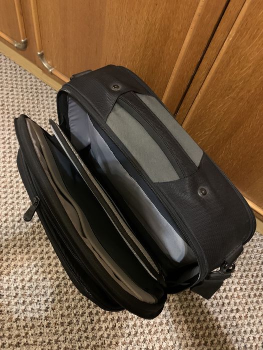 Сумка для ноутбука Caselogic