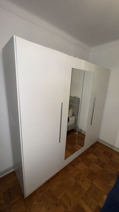 Vende-se roupeiro casal URGENTE