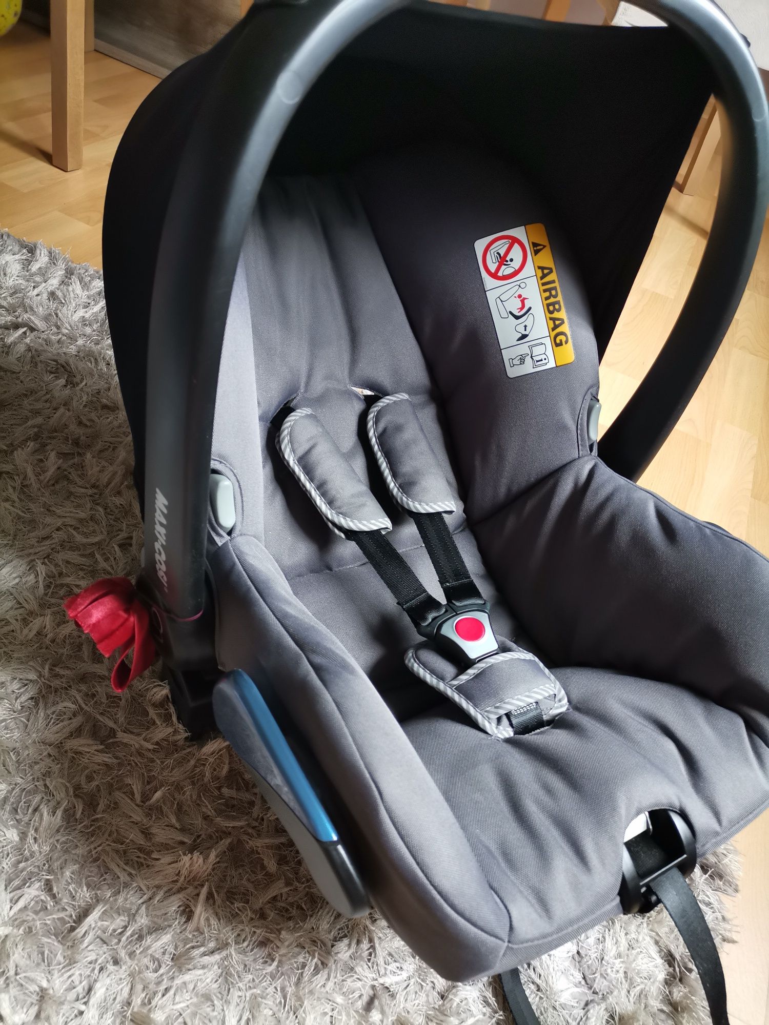 Fotelik nosidełko Maxi Cosi z wkładką dla niemowlaka