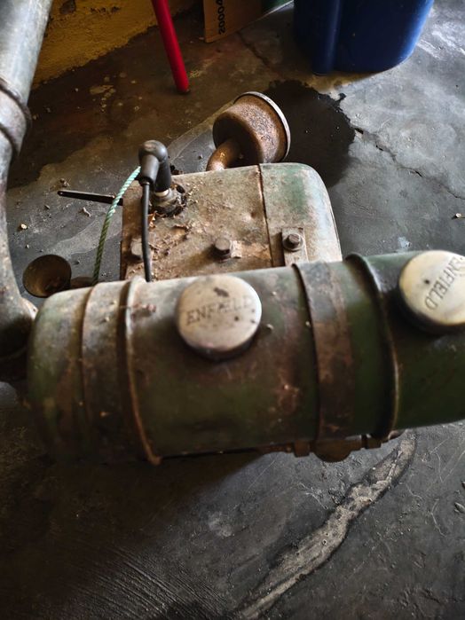 Máquina de pisar uvas &motor rega .