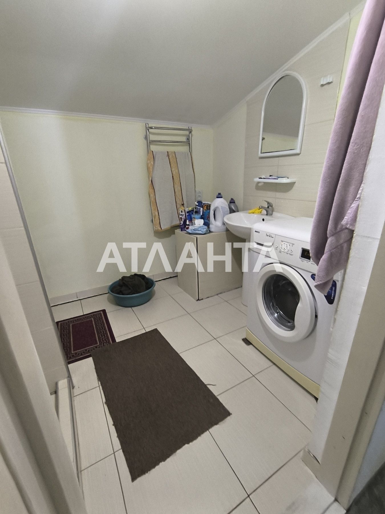 Продам дом для 2 семей в центре села Прилиманское