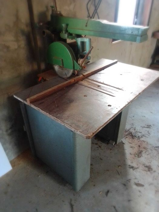 Serra de corte da DeWalt para marcenaria.