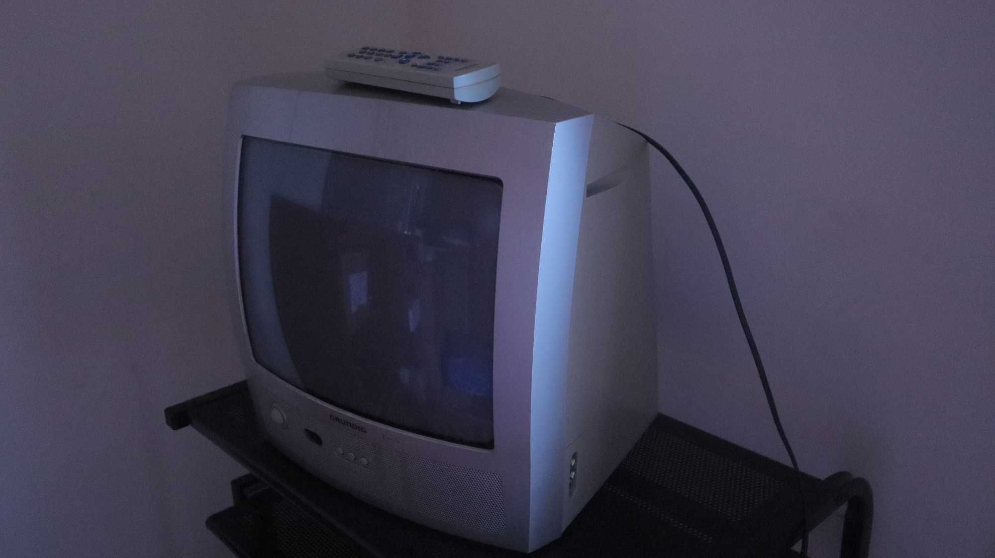 TV CRT Grundig
T51-731