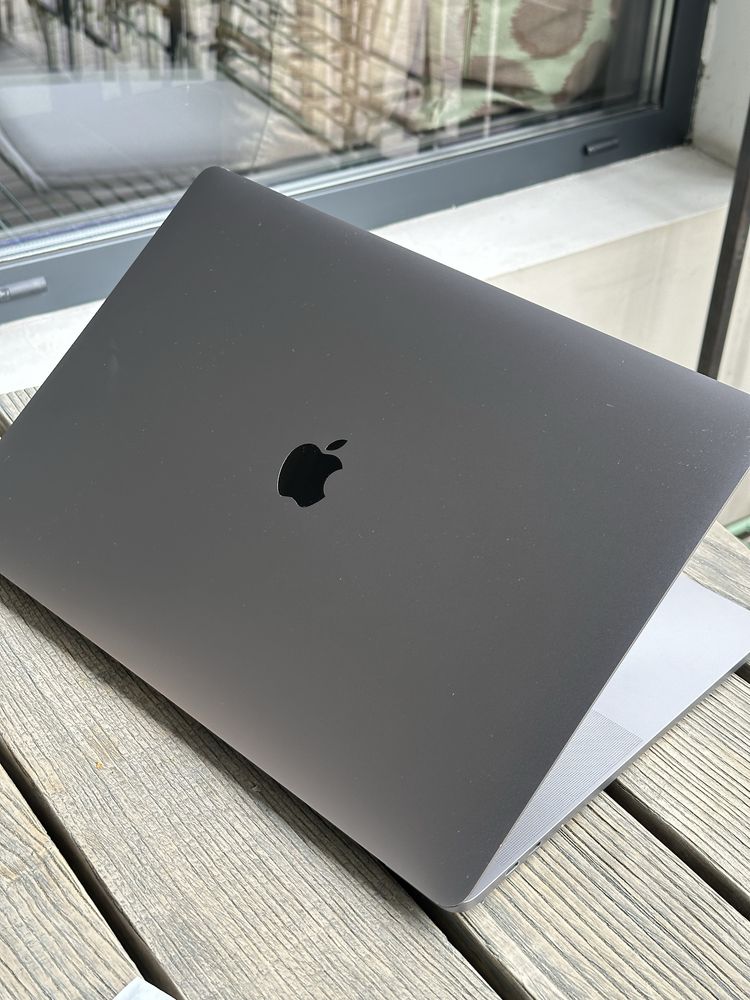 MacBook Pro 16 2019 512gb touch bar