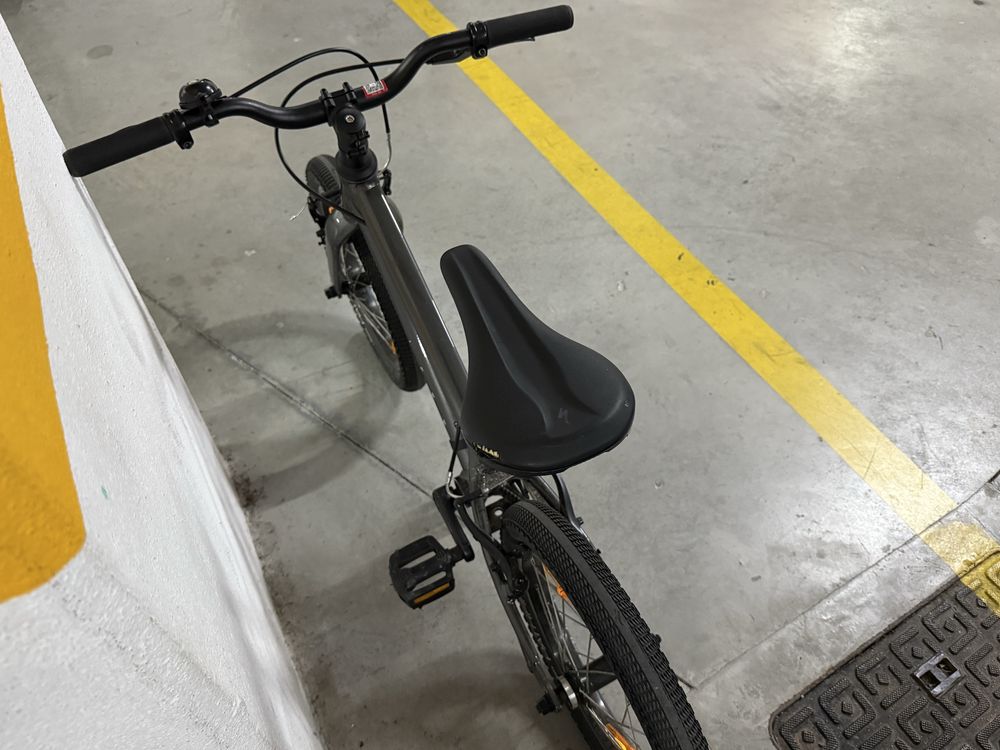 Bicicleta specialized crianca - pouca utilizacao