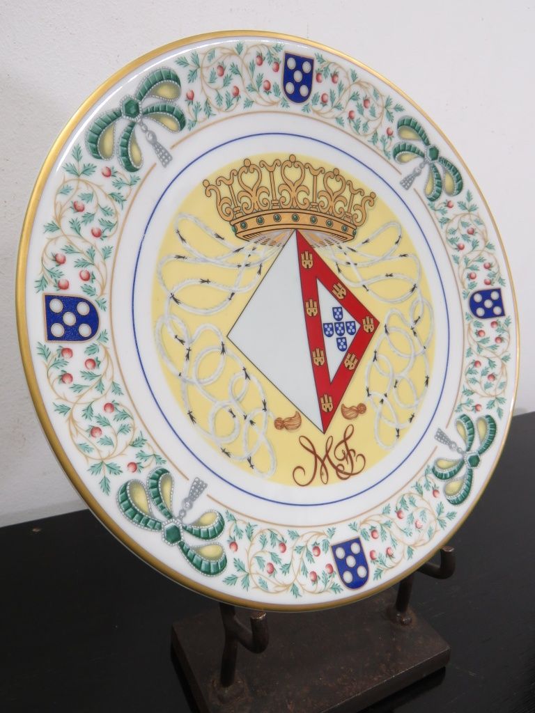 Prato decorativo em porcelana, edição limitada Colecções Philae.