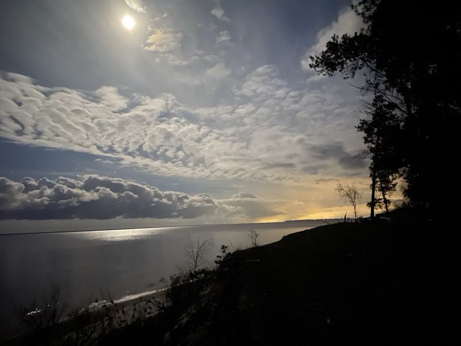 Пропонуємо відпочинок на березі Киівського моря.