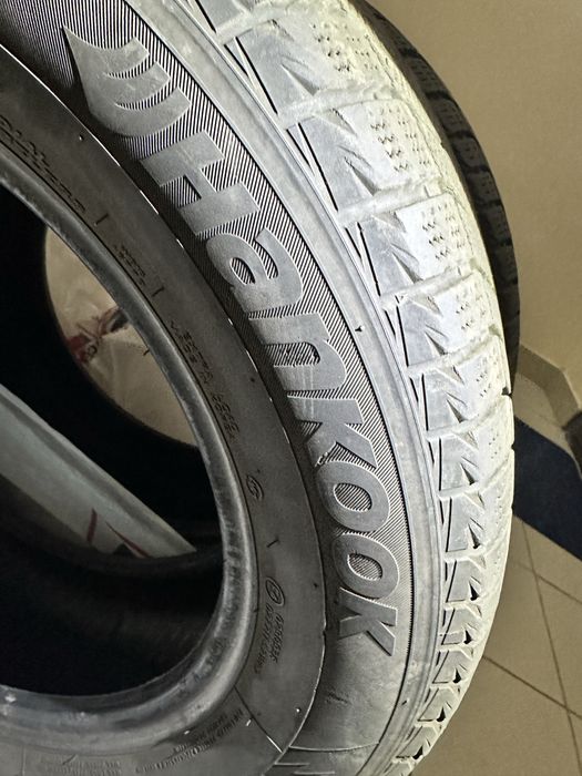 Зимові шини  Hankook Winter I Cept iZ 2 215/60 R16