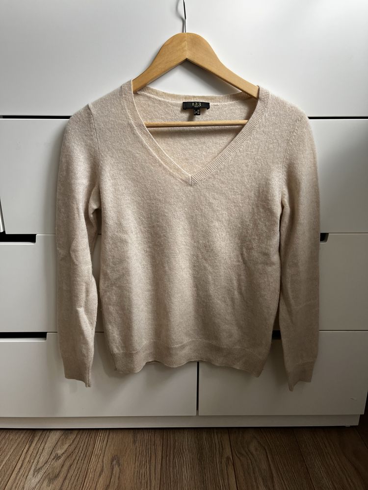 100% kaszmir kaszmirowy sweter w serek bezowy S 1 2 3 Paris