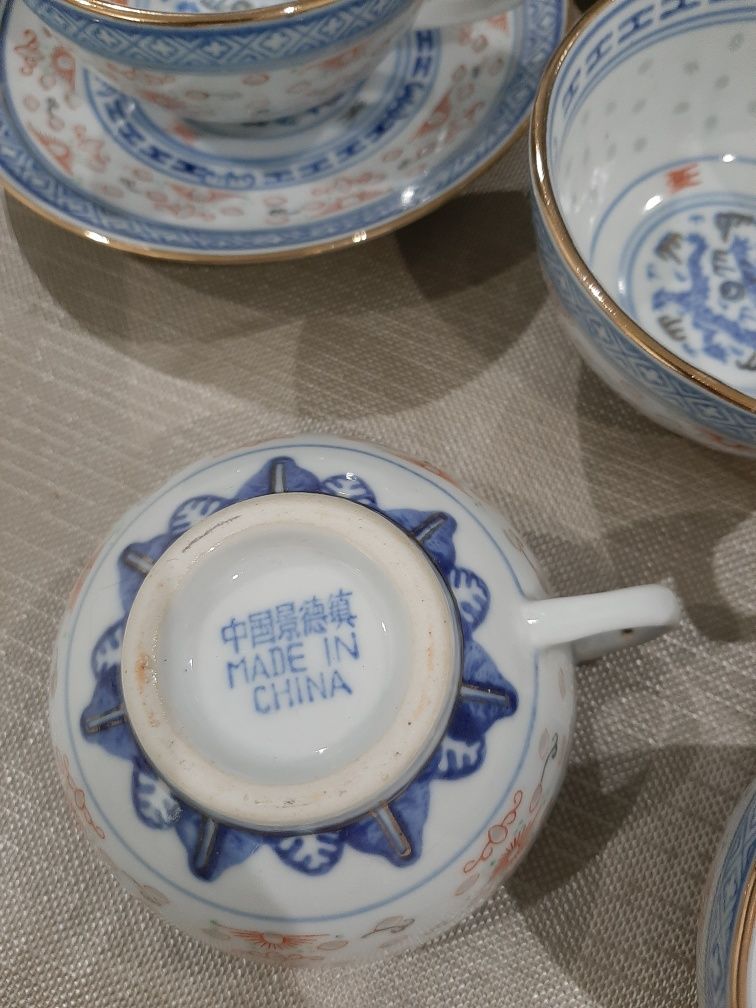 Chávenas e pires em Porcelana chinesa