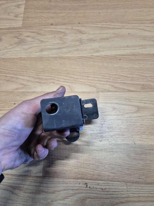 Uchwyt Chłodnicy Renault Megane IV 2020