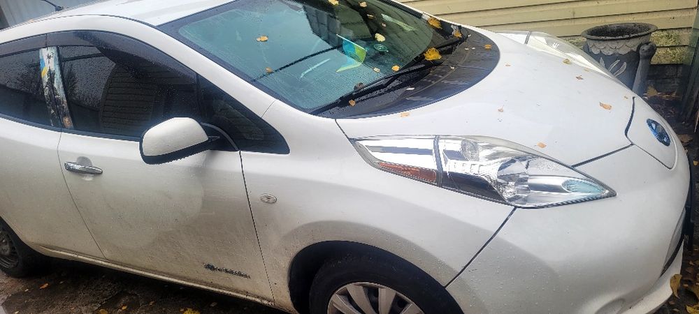 Продам Nissan leaf