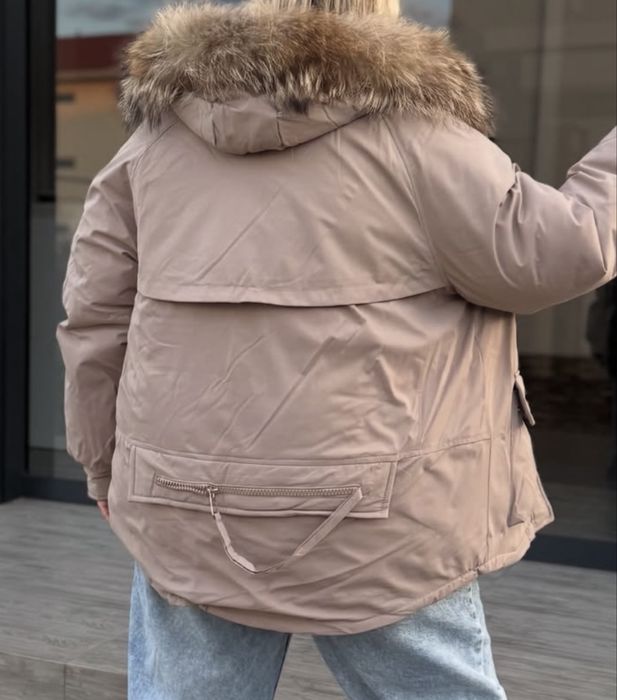 Продам парку в идеальном состояние