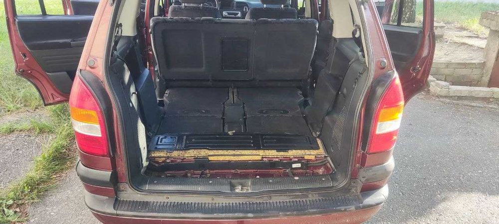 Автомобіль Opel Zafira