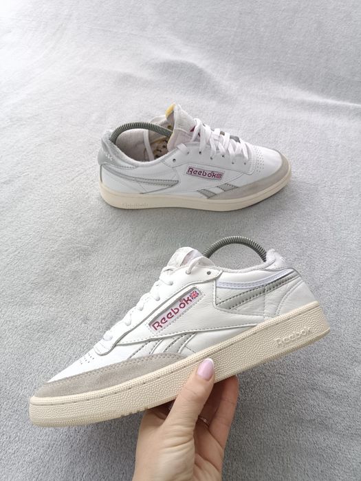 Женские кроссовки кожа Reebok р41.5-42