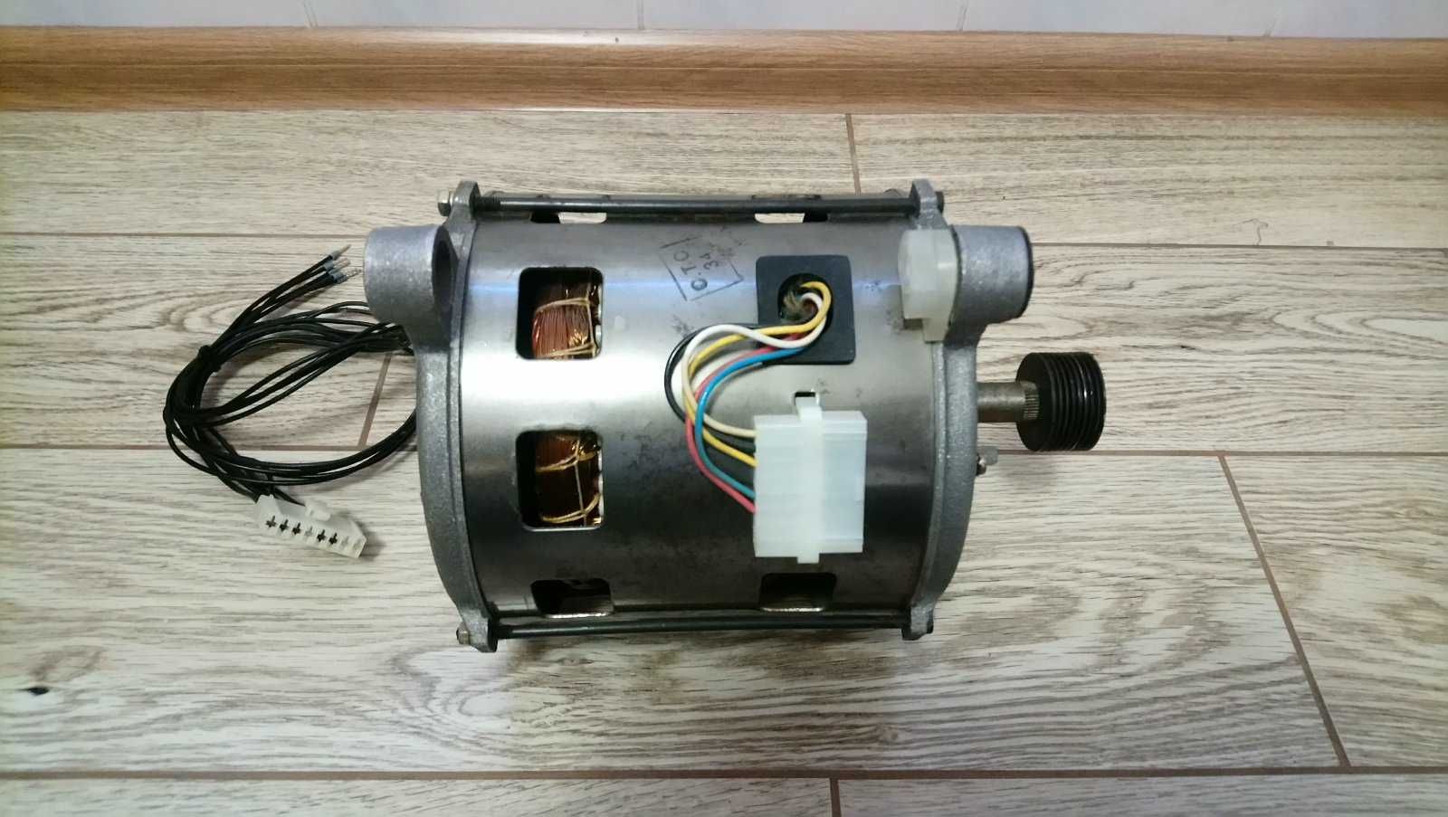 Електродвигун (мотор) TIPO M12.40.82.90/А для пральної машини Indesit
