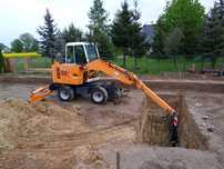 BOKI 6551 - KOPARKA Cmentarna - Teleskopowa Obrotowa Kołowa 2009r