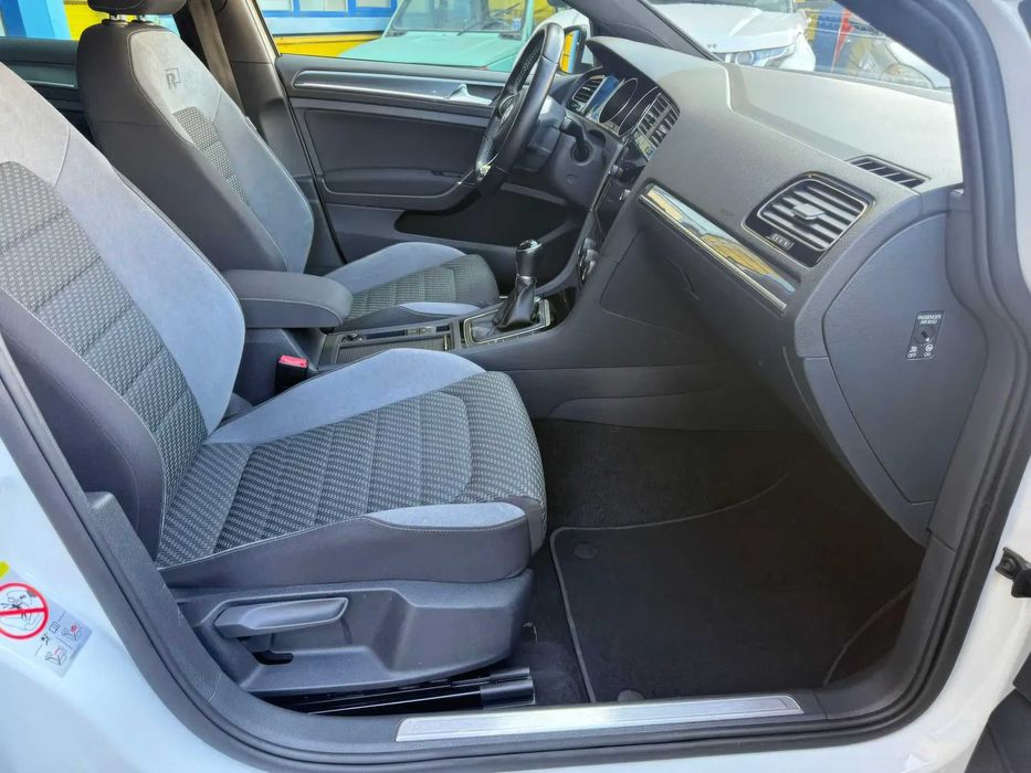 Volkswagen Golf      2018